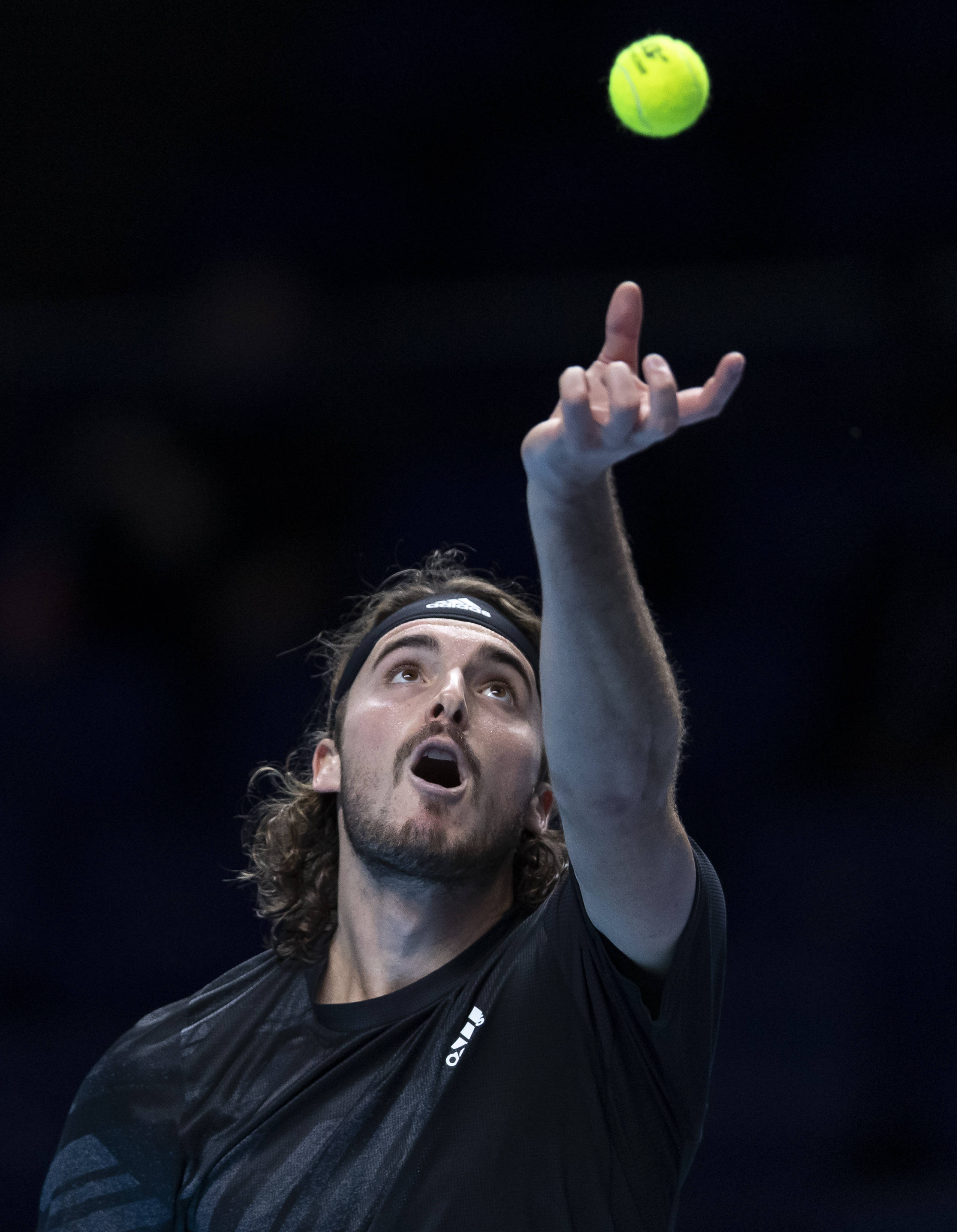 日本网球队翻盘意大利网球队，西西帕斯打破历史纪录