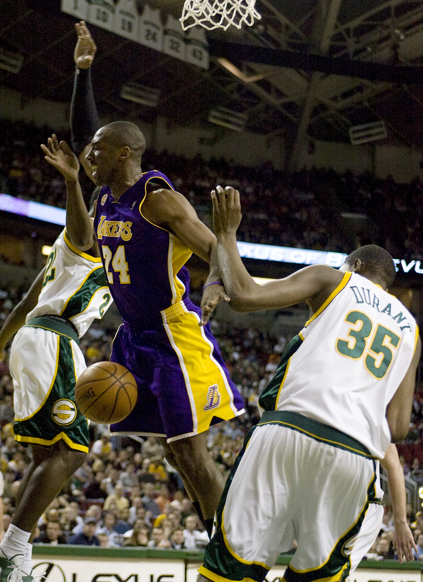 怀特日令三联盟年让日出一篮球人领消的简单介绍