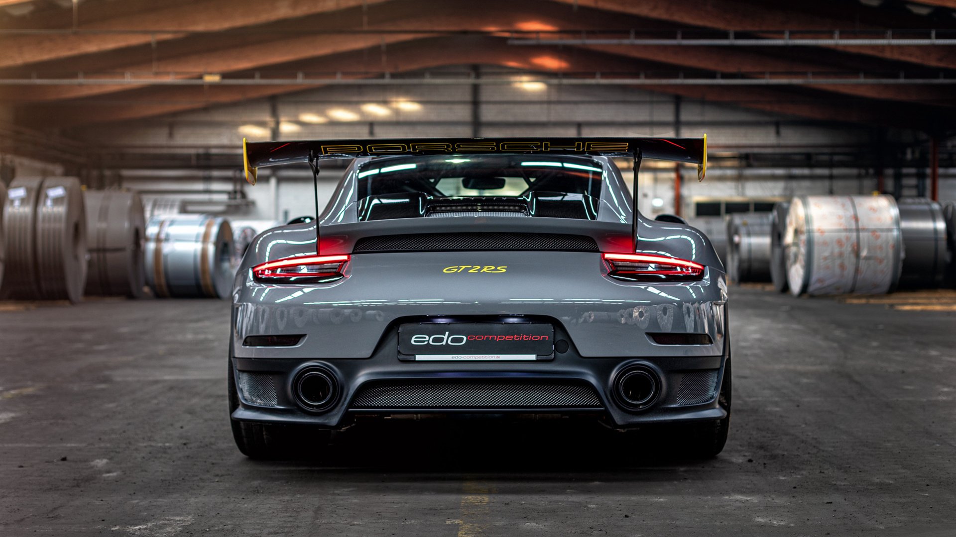 赛道上的毫秒之争，法拉利险胜梅赛德斯，维斯塔潘领军红牛再下一城